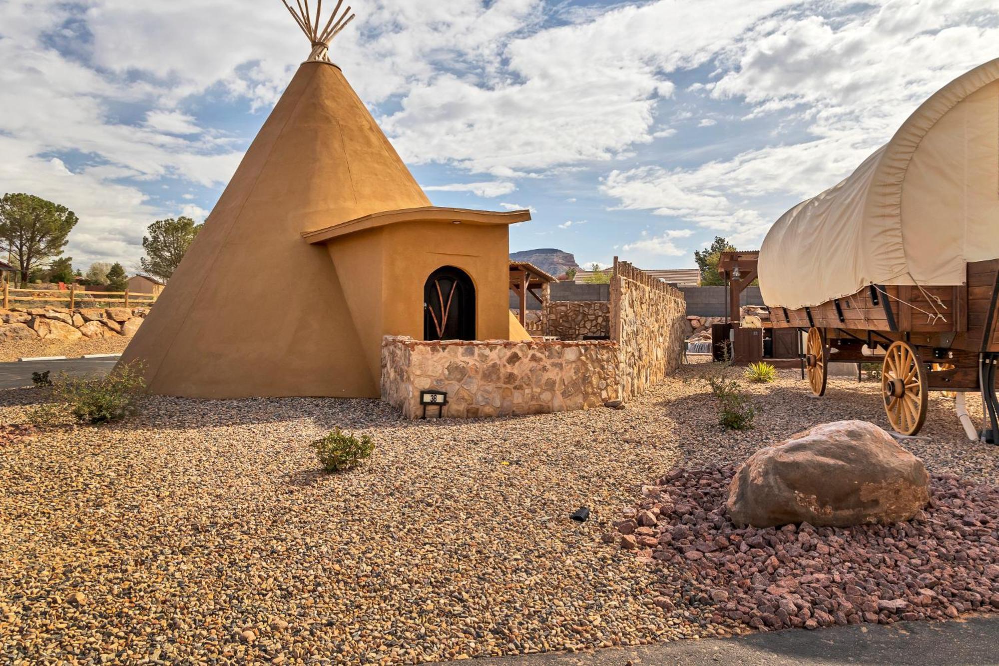 Zion White Bison Glamping & Rv Resort 버진 외부 사진